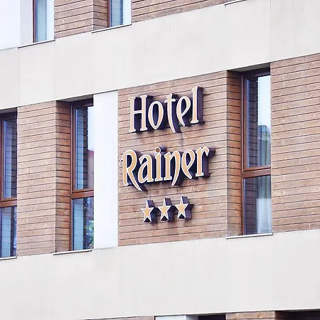 מלון Rainer